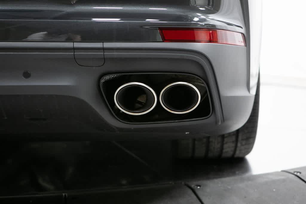 Thumbnail: 2025 Porsche Panamera - 36