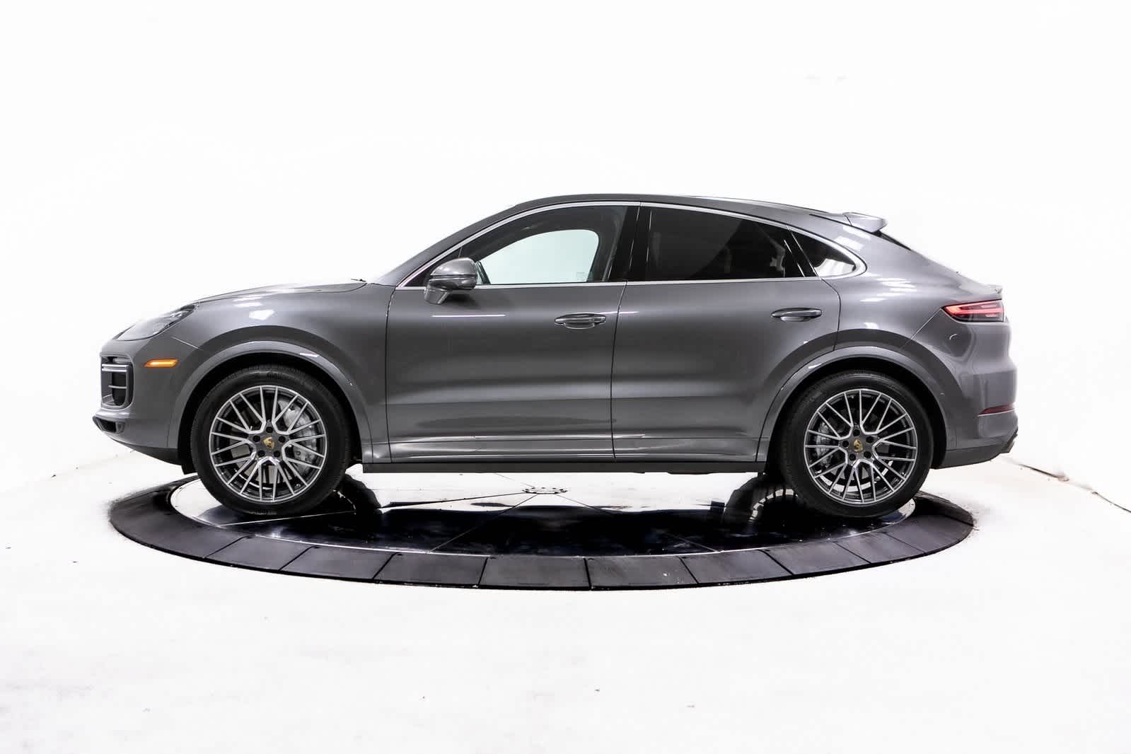 2022 Porsche Cayenne Turbo Coupe photo 2