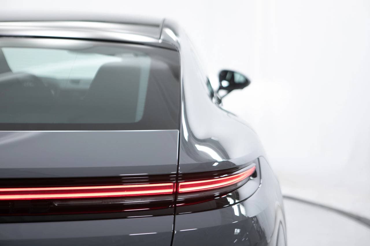Thumbnail: 2026 Porsche Panamera - 18