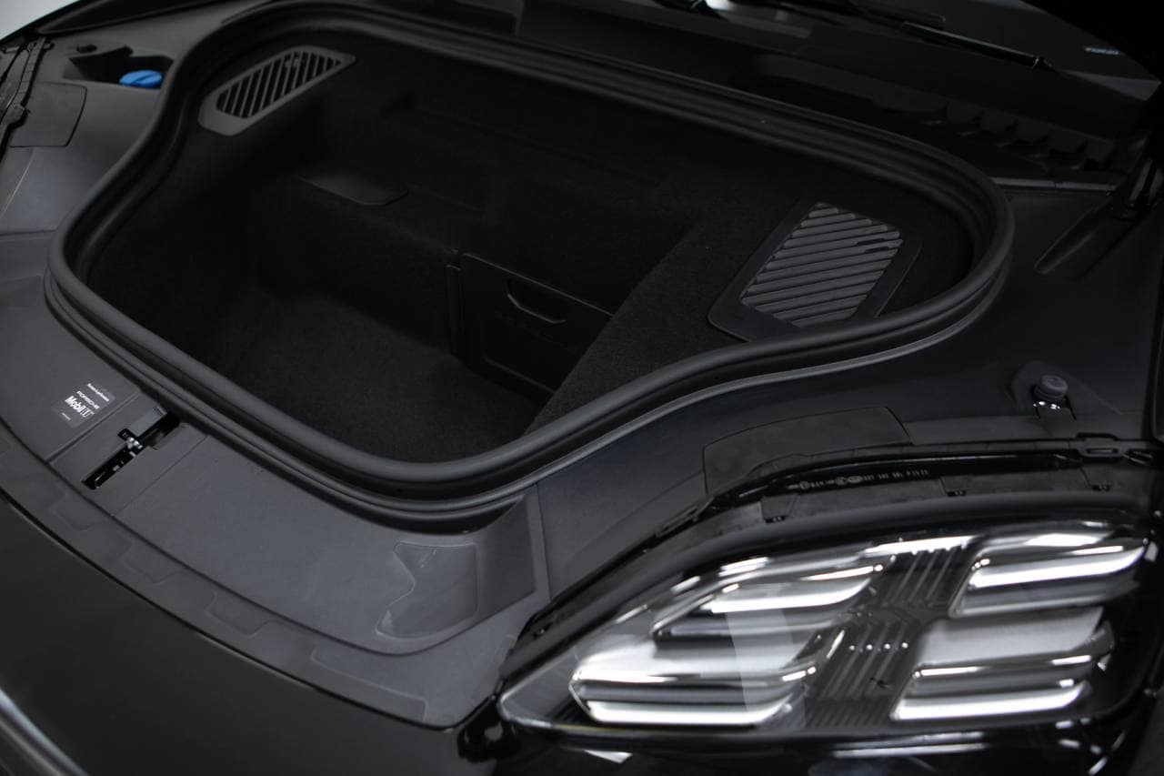 Thumbnail: 2026 Porsche Macan - 40