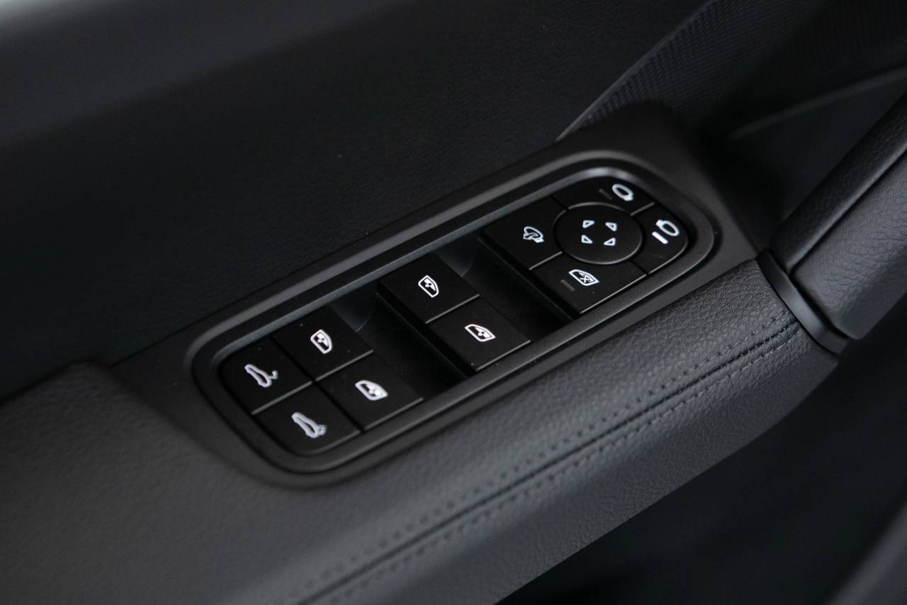 Thumbnail: 2026 Porsche  - 25