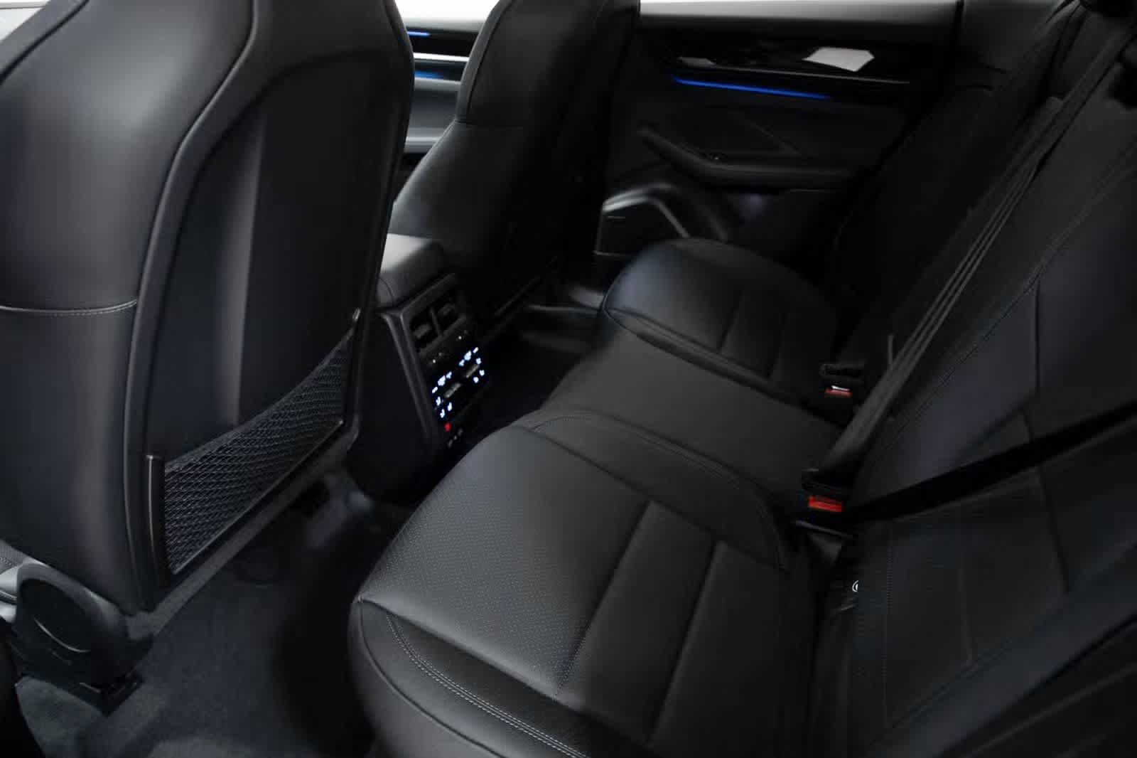 Thumbnail: 2025 Porsche Macan - 26