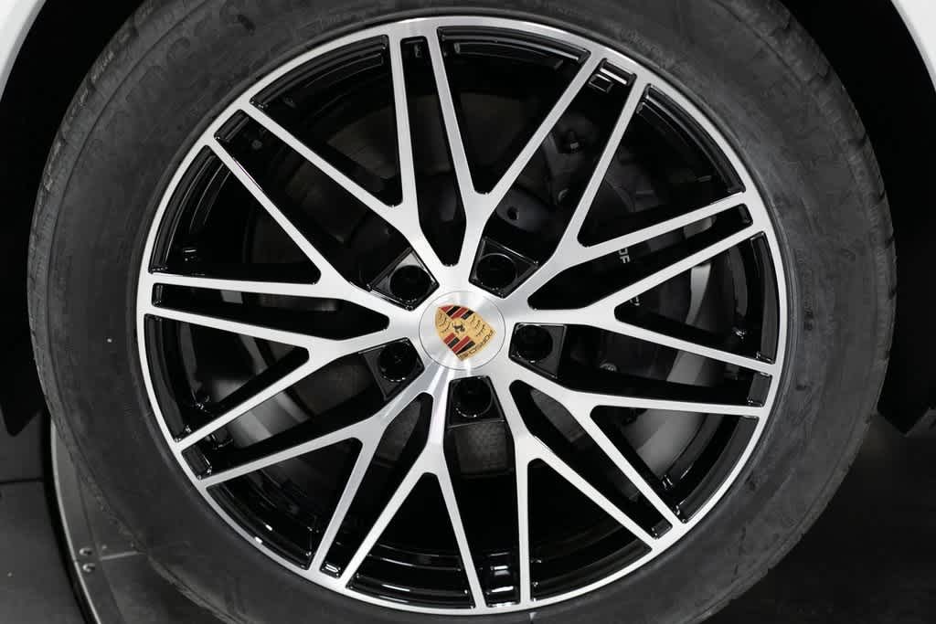 Thumbnail: 2025 Porsche Cayenne - 11