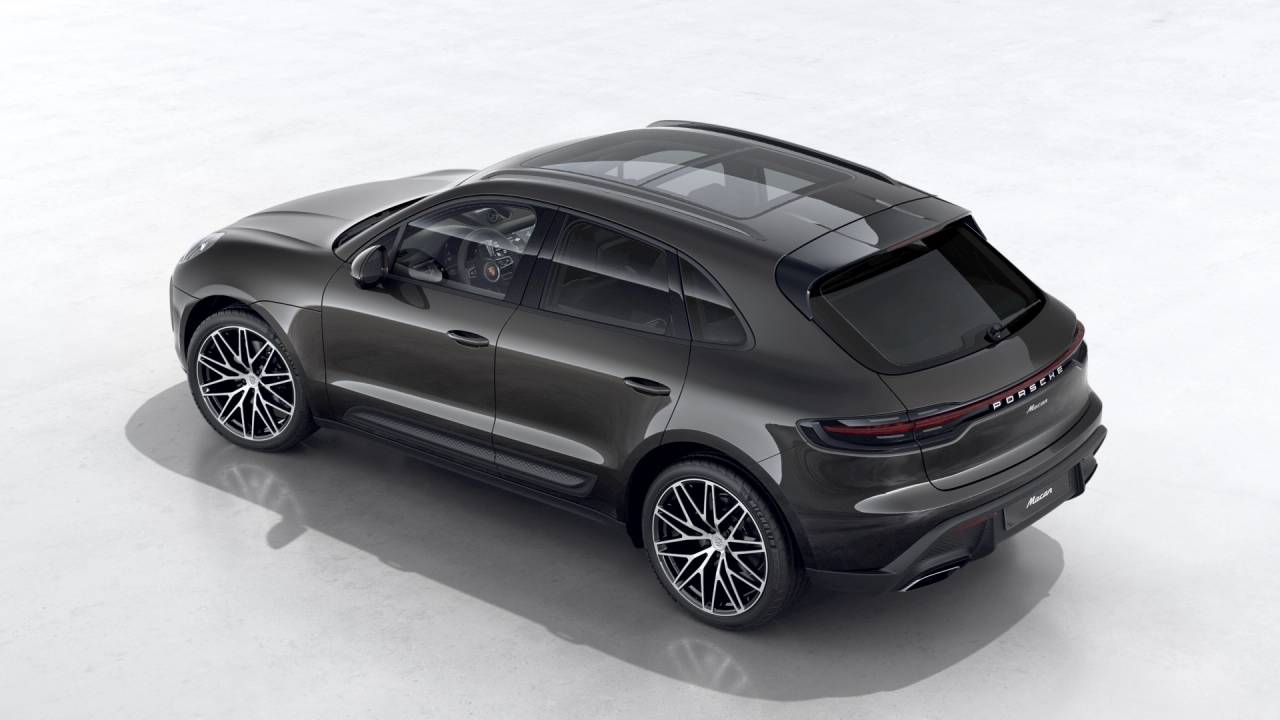 Thumbnail: 2026 Porsche Macan - 4