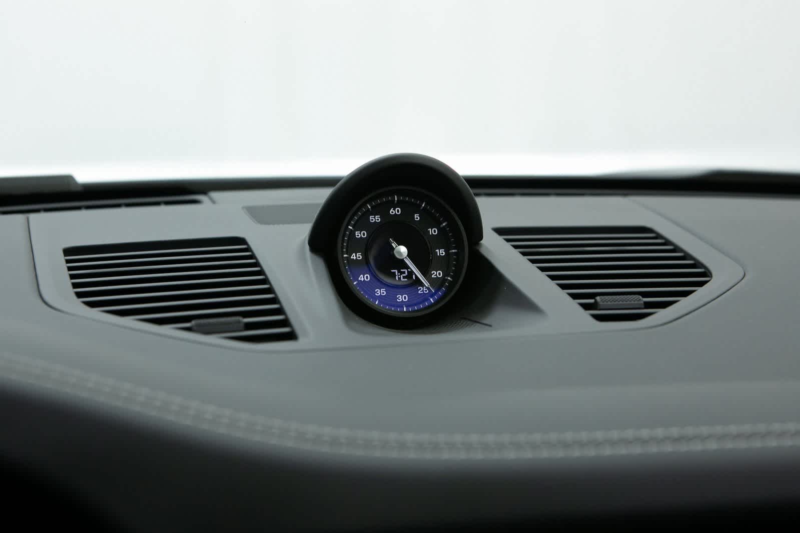 Thumbnail: 2025 Porsche 911 - 27