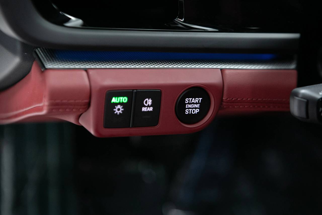 Thumbnail: 2026 Porsche Panamera - 28