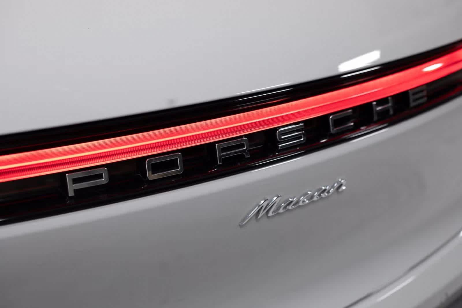 Thumbnail: 2025 Porsche Macan - 35