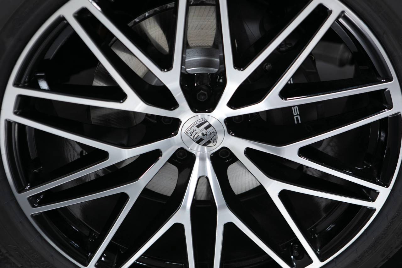 Thumbnail: 2026 Porsche Macan - 11