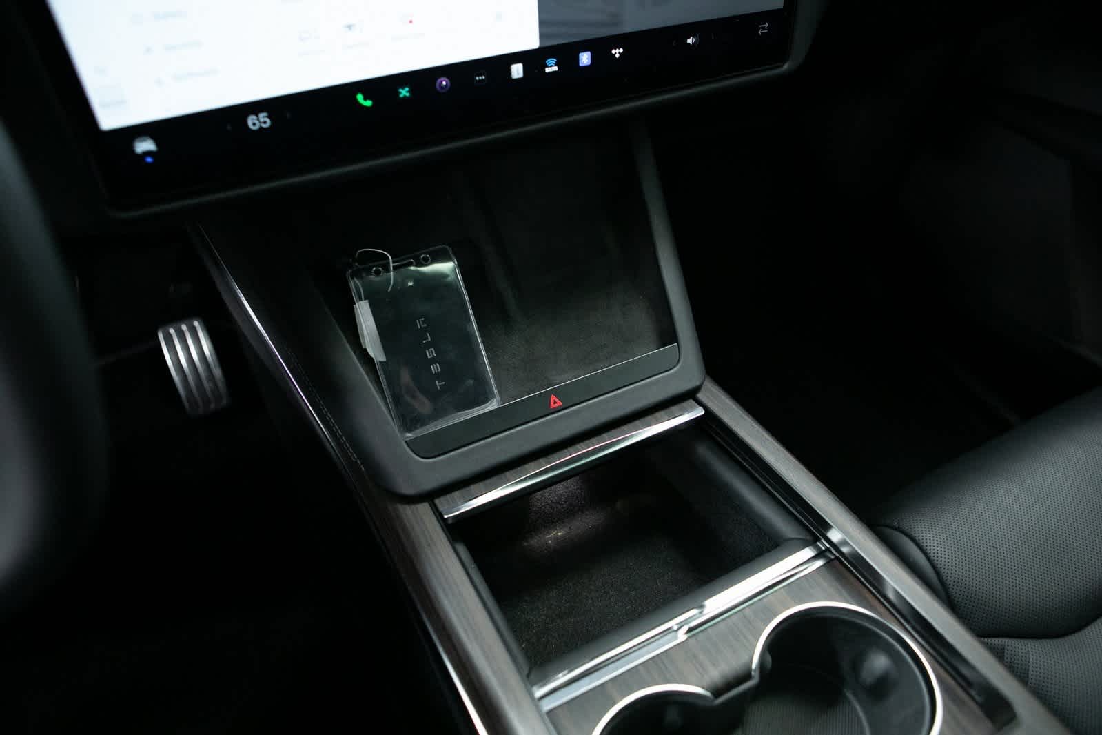 Thumbnail: 2022 Tesla Model X - 21