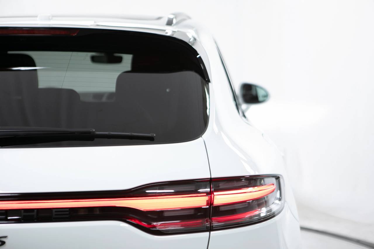 Thumbnail: 2026 Porsche Macan - 18