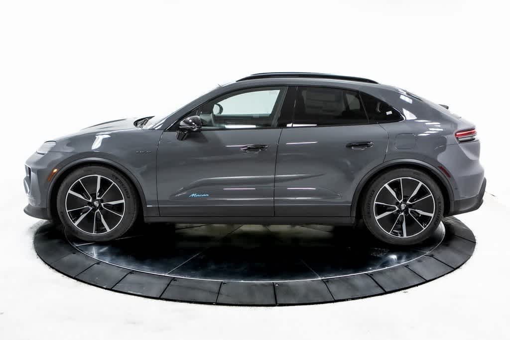 Thumbnail: 2025 Porsche Macan - 2