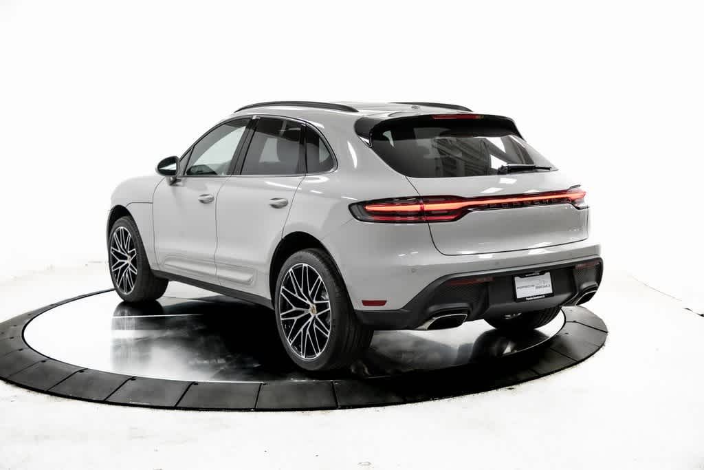 Thumbnail: 2025 Porsche Macan - 3