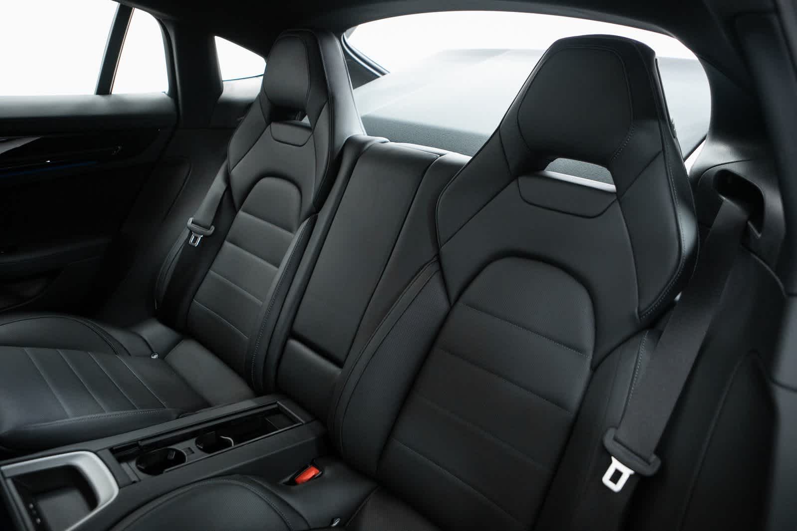 Thumbnail: 2025 Porsche Panamera - 31