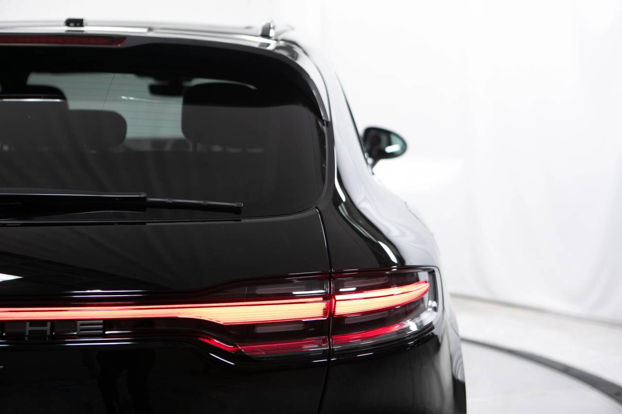 Thumbnail: 2026 Porsche Macan - 18