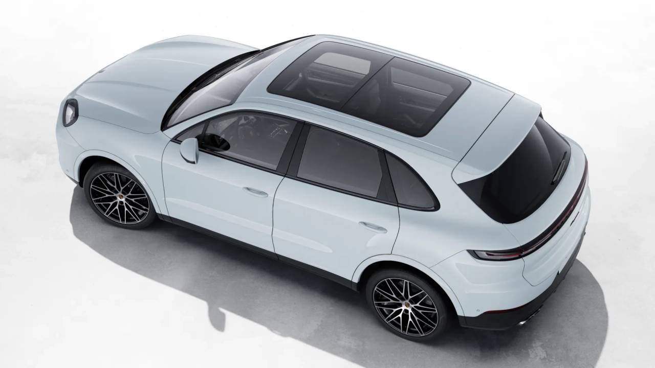 2026 Porsche Cayenne photo 3