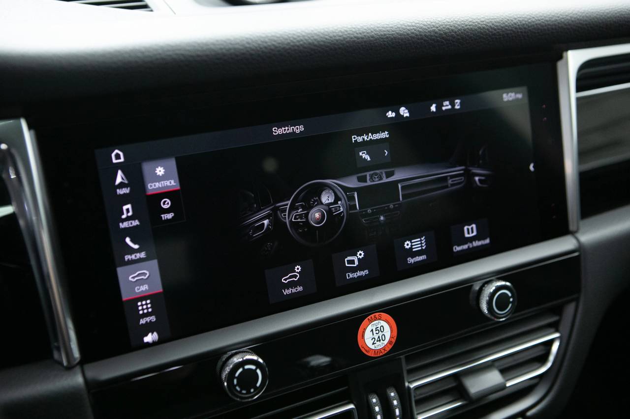 Thumbnail: 2026 Porsche Macan - 22