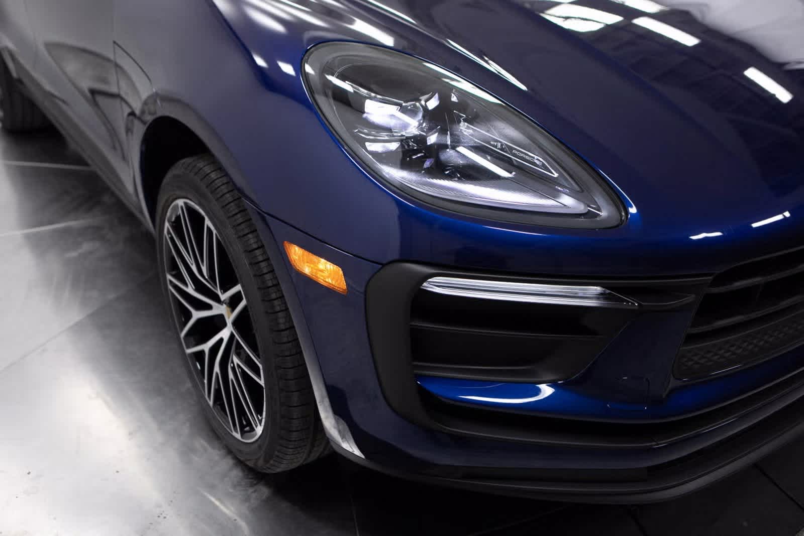 Thumbnail: 2025 Porsche Macan - 12