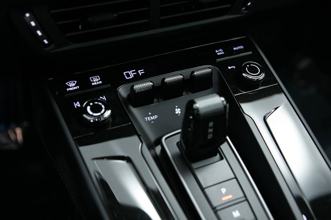 Thumbnail: 2026 Porsche 911 - 30