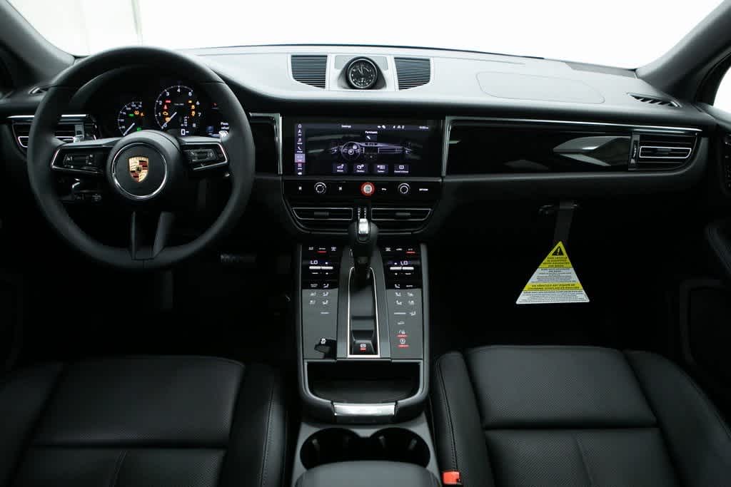Thumbnail: 2025 Porsche Macan - 13