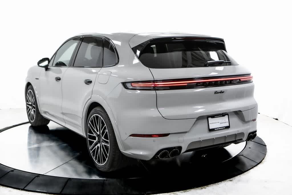 Thumbnail: 2025 Porsche Cayenne - 3