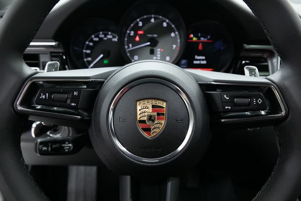 Thumbnail: 2025 Porsche Macan - 14