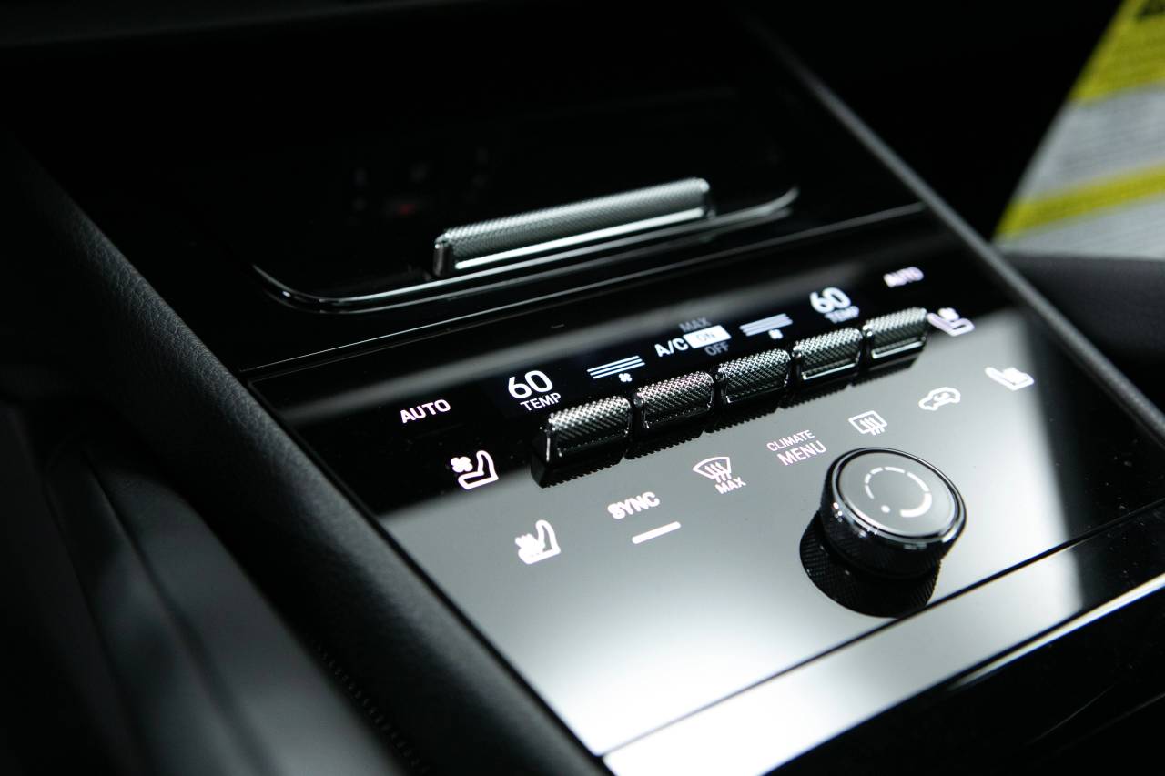 Thumbnail: 2025 Porsche Cayenne - 30