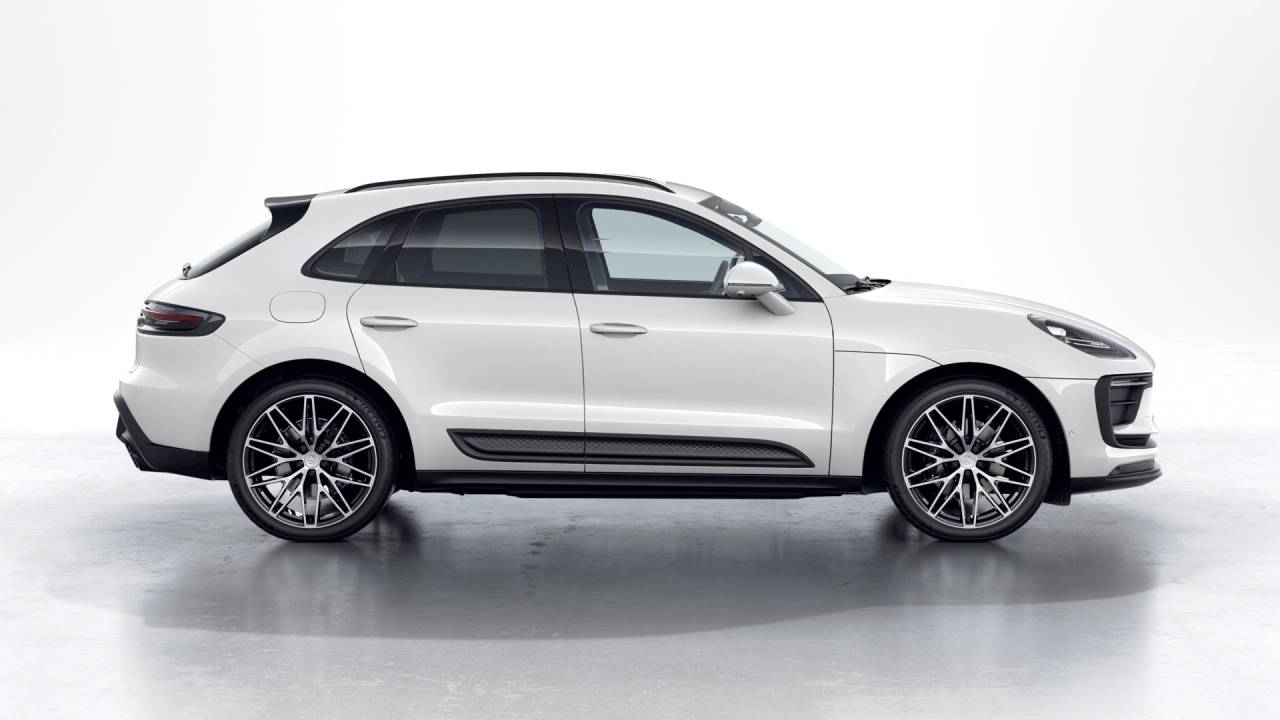 Thumbnail: 2026 Porsche Macan - 6