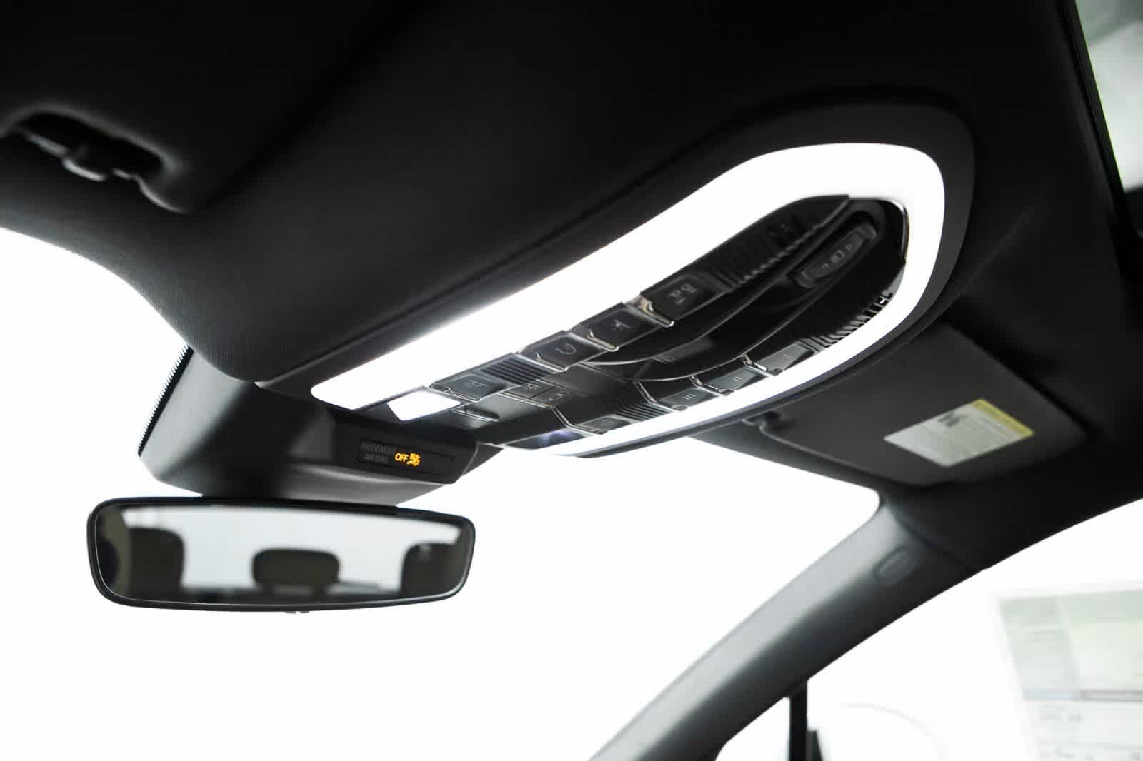 Thumbnail: 2026 Porsche Macan - 24