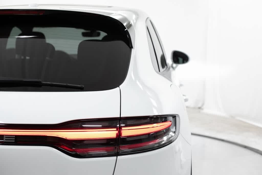 Thumbnail: 2025 Porsche Macan - 39