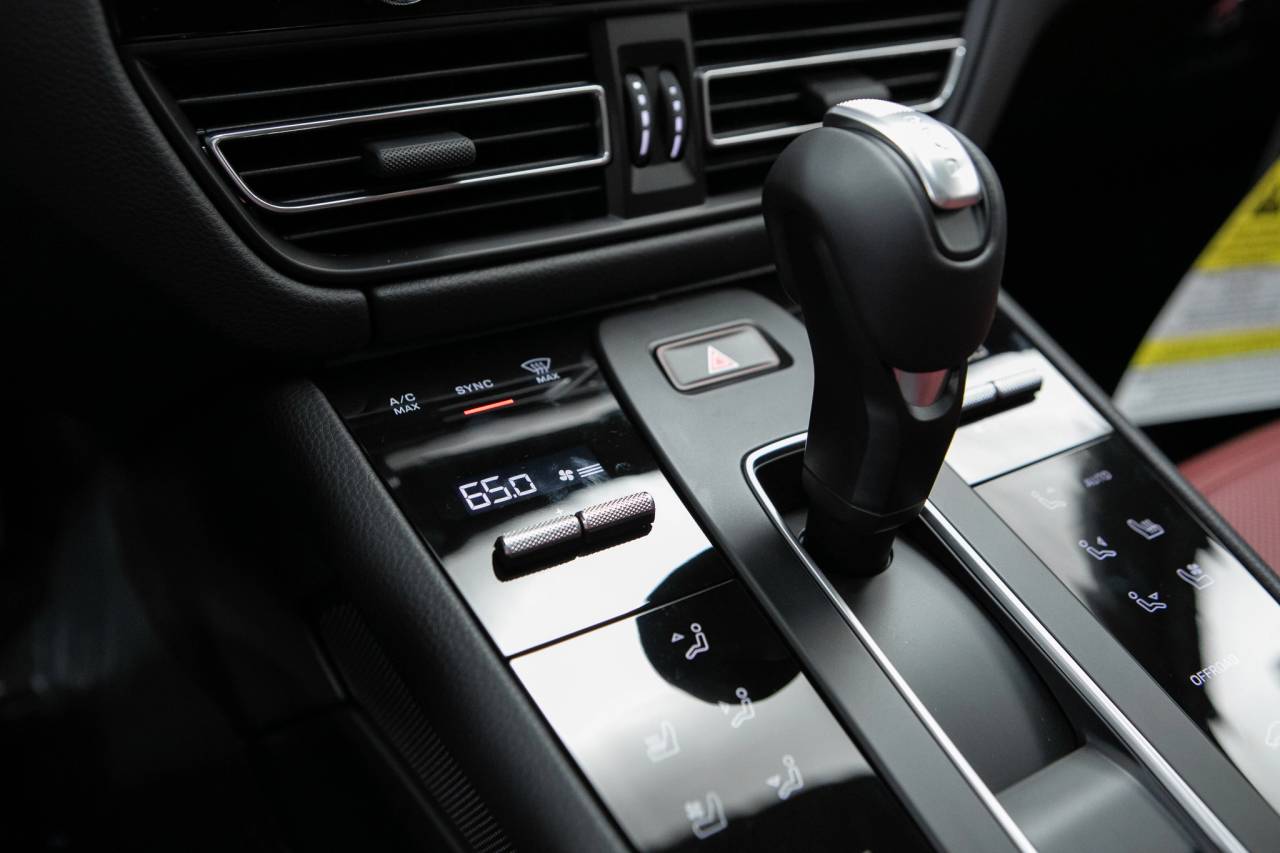 Thumbnail: 2026 Porsche Macan - 26