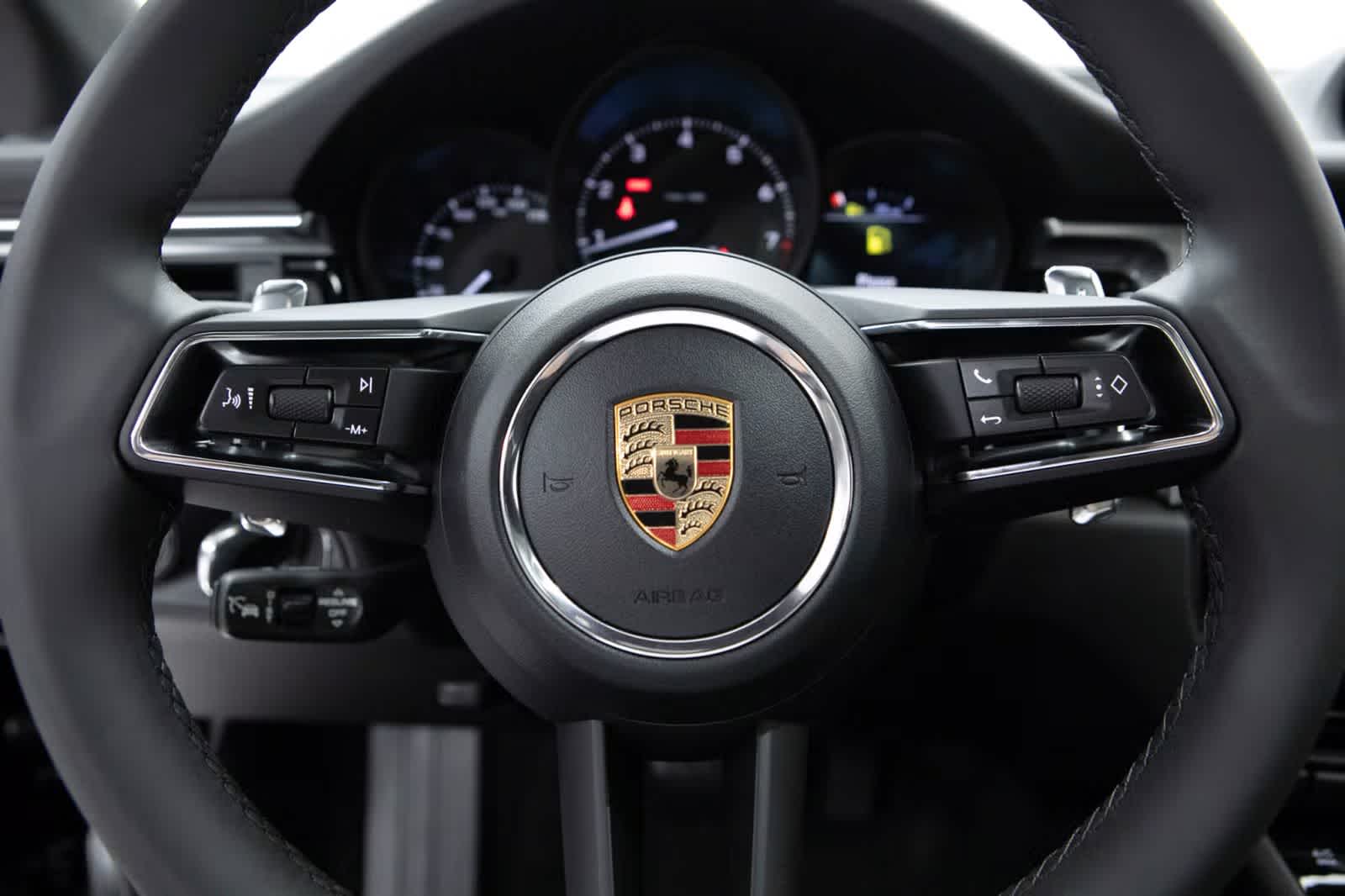 Thumbnail: 2026 Porsche Macan - 14