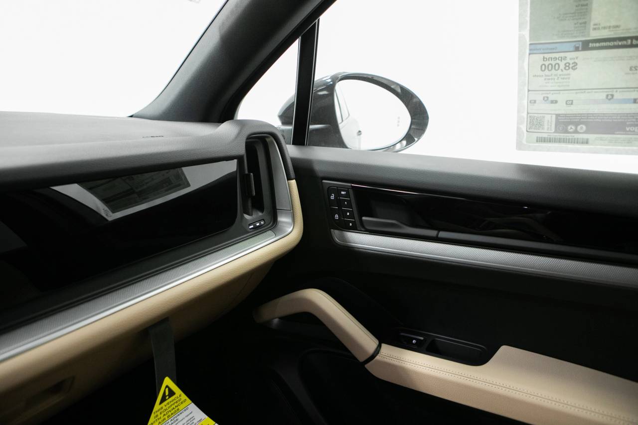 Thumbnail: 2026 Porsche Cayenne - 32