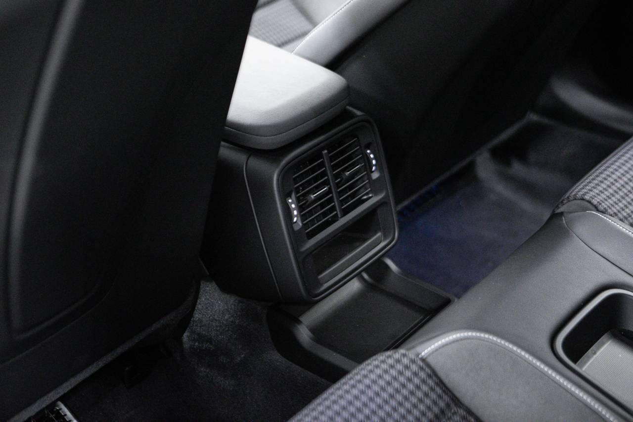 Thumbnail: 2026 Porsche Taycan - 36