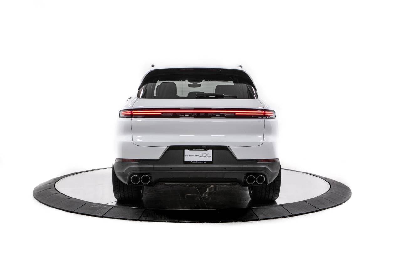 Thumbnail: 2026 Porsche Cayenne - 6