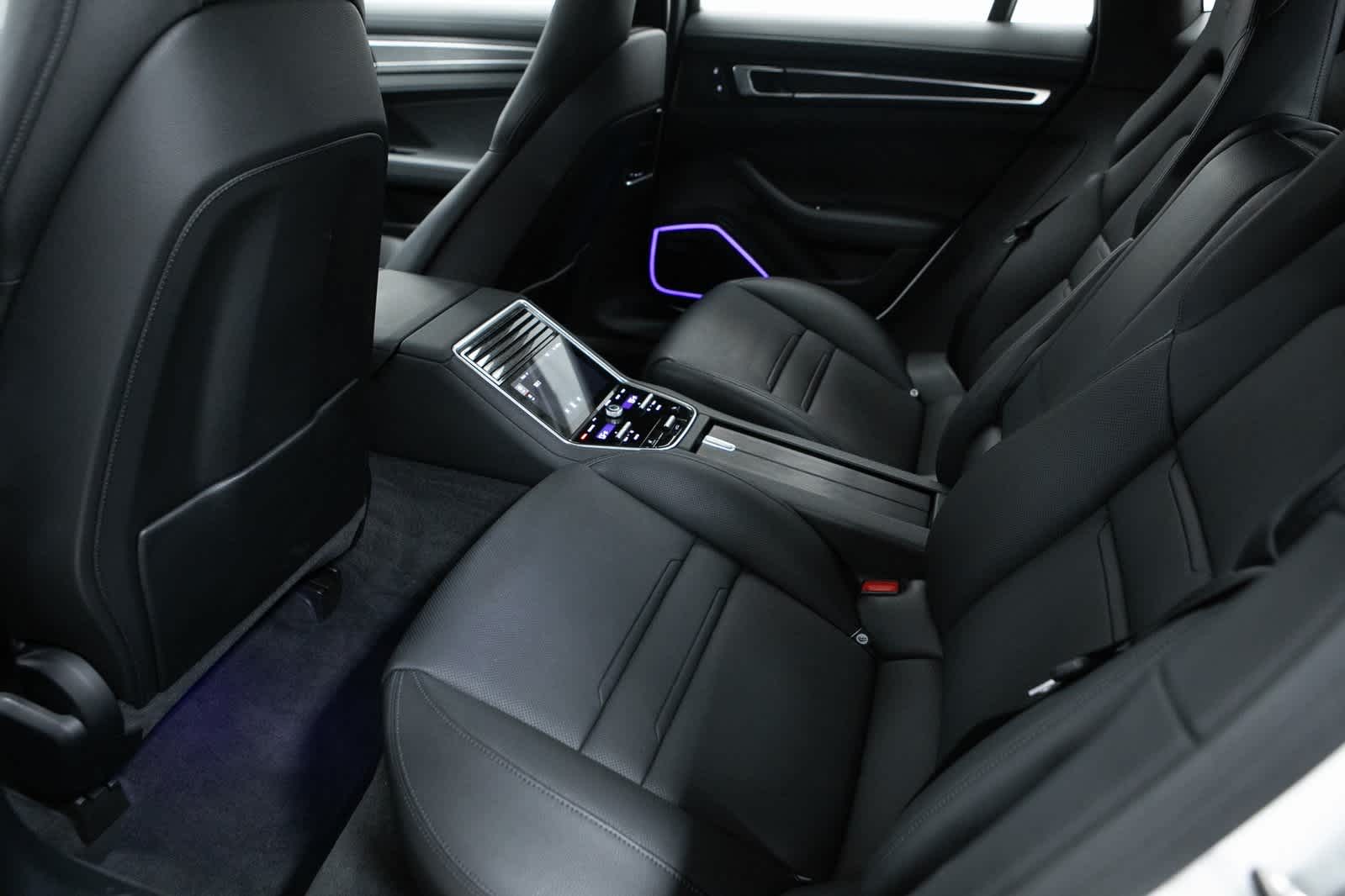 Thumbnail: 2023 Porsche Panamera - 27