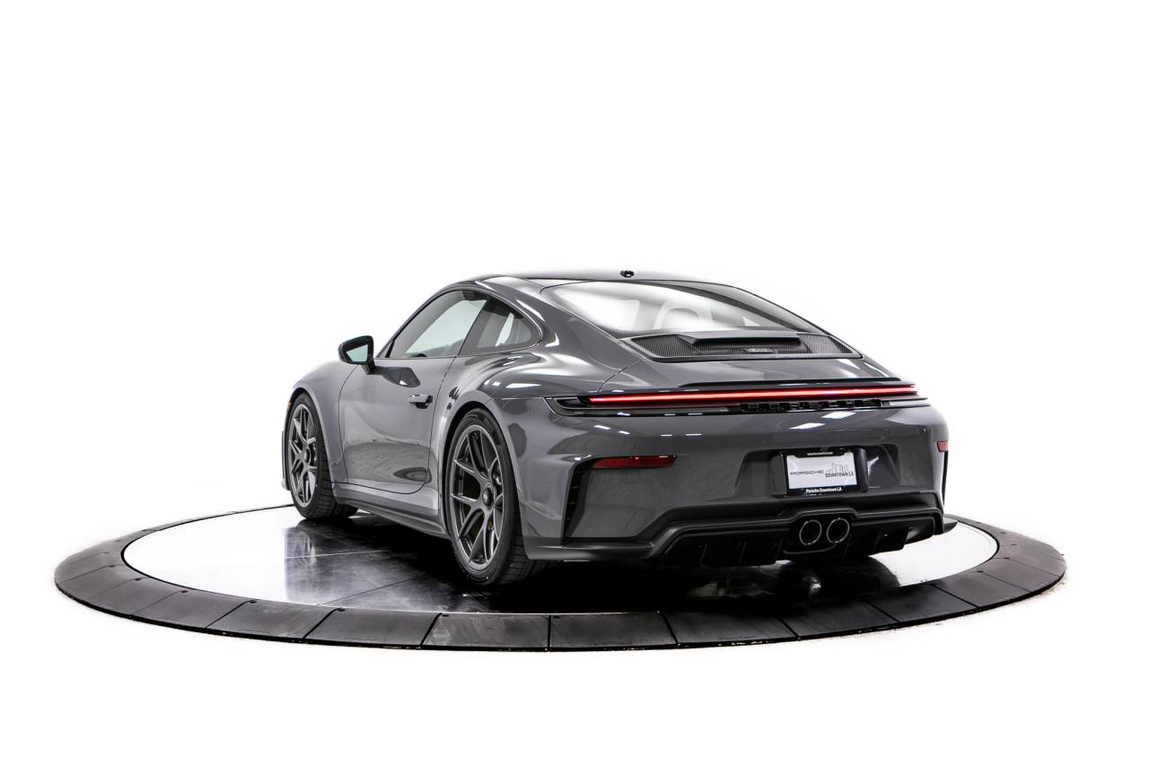 Thumbnail: 2026 Porsche 911 - 3