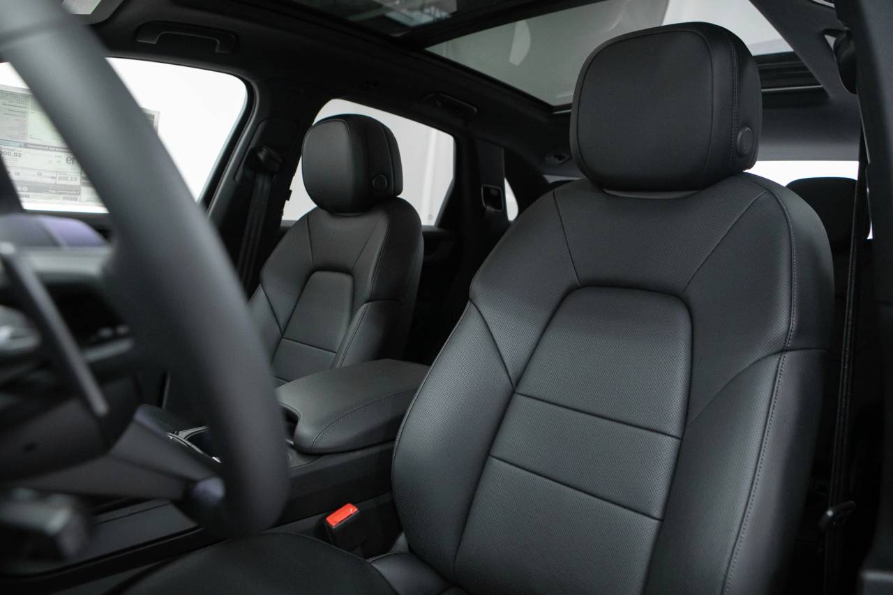 Thumbnail: 2026 Porsche Cayenne - 5