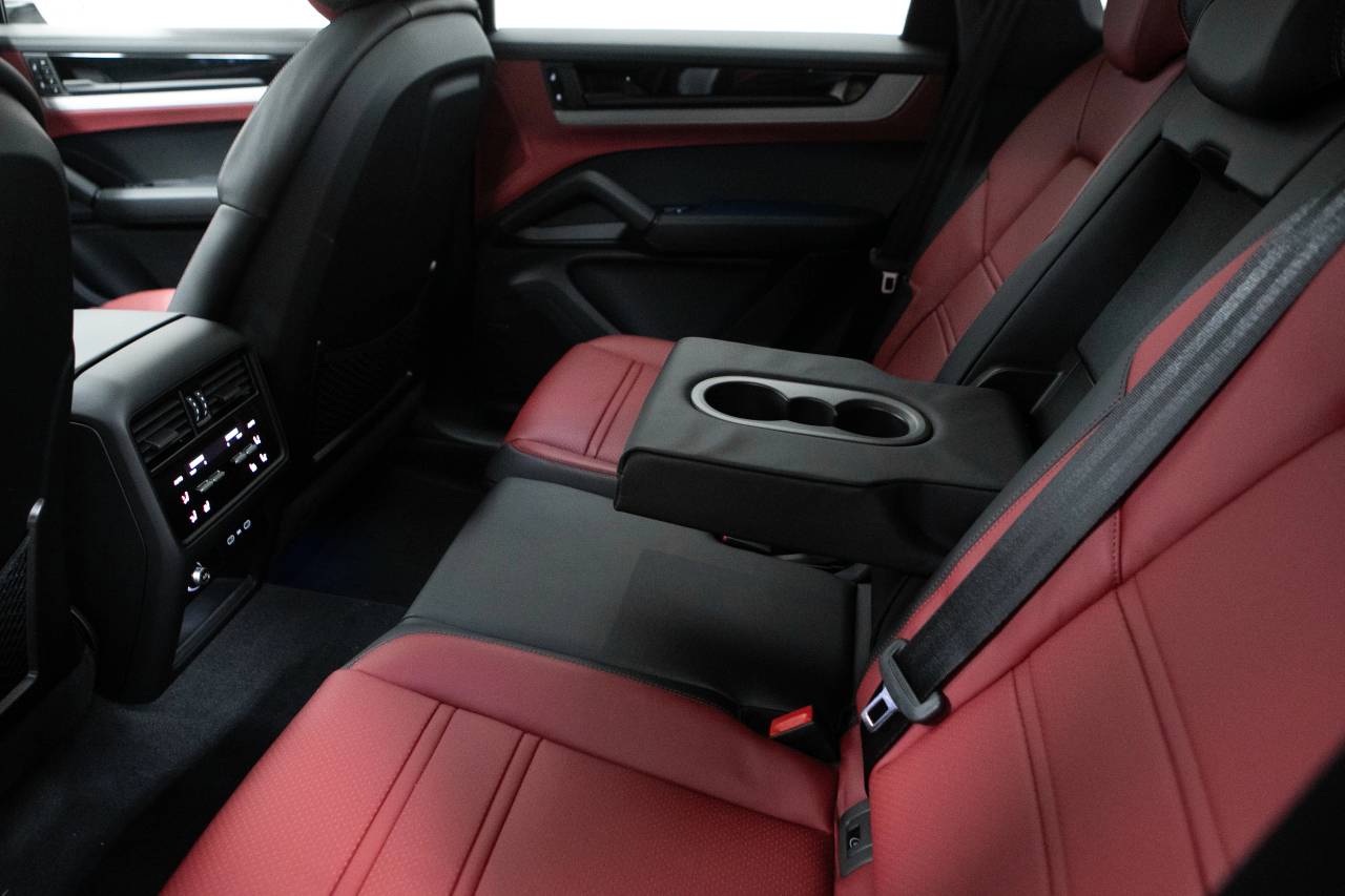 Thumbnail: 2026 Porsche Cayenne - 38