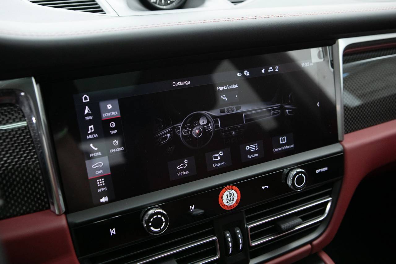 Thumbnail: 2026 Porsche Macan - 22