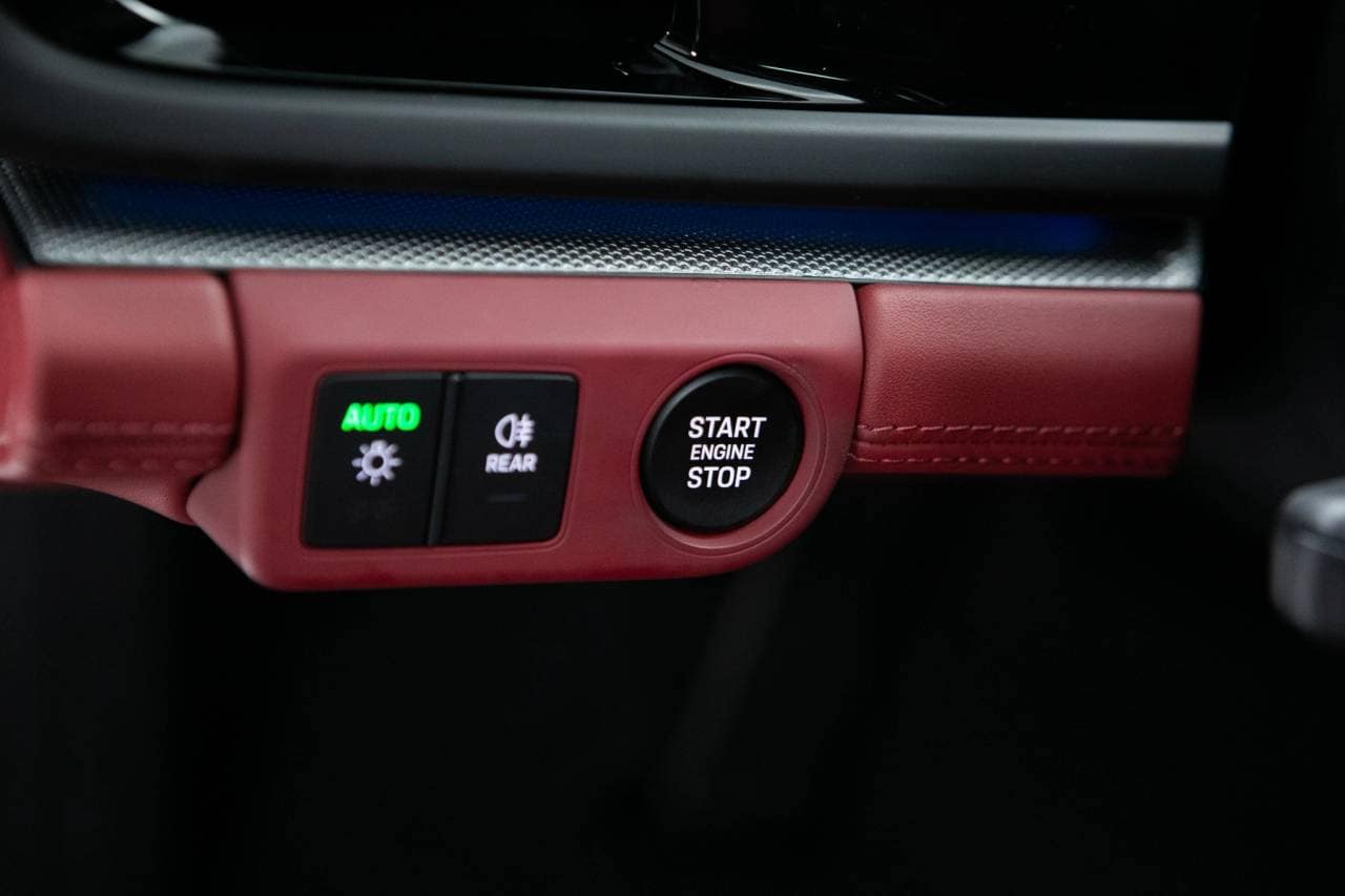 Thumbnail: 2026 Porsche Panamera - 27