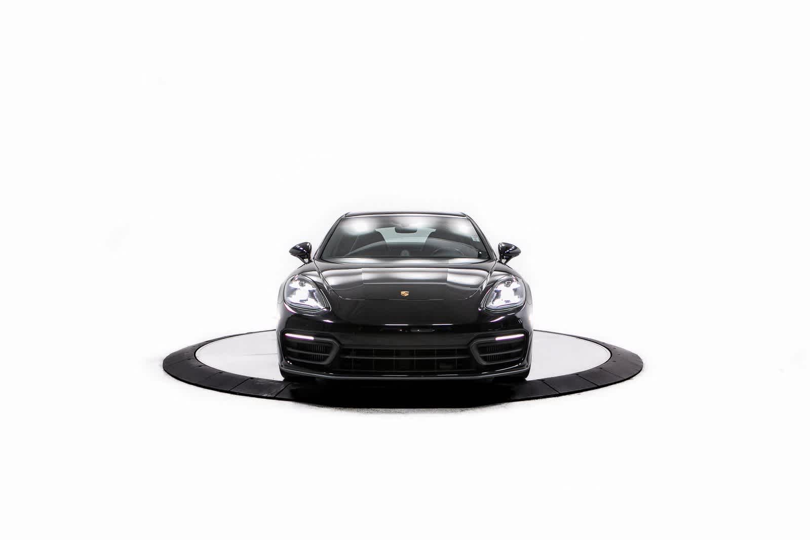 Thumbnail: 2022 Porsche Panamera - 10