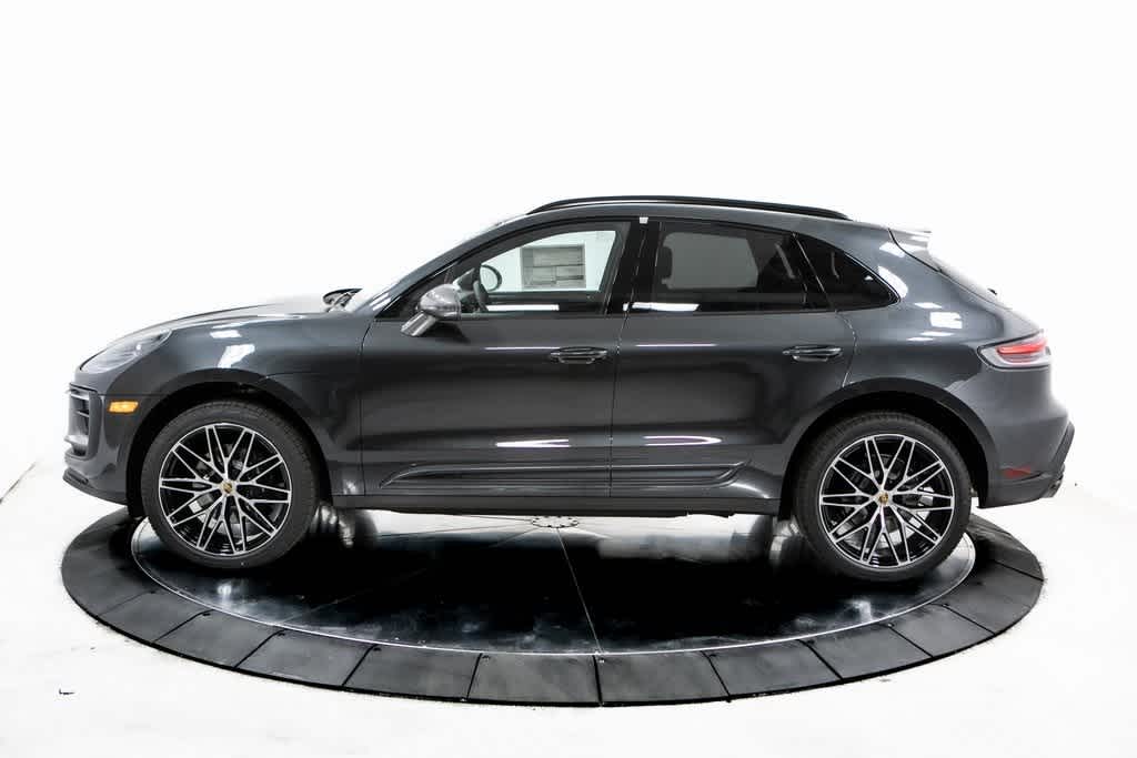 Thumbnail: 2025 Porsche Macan - 2