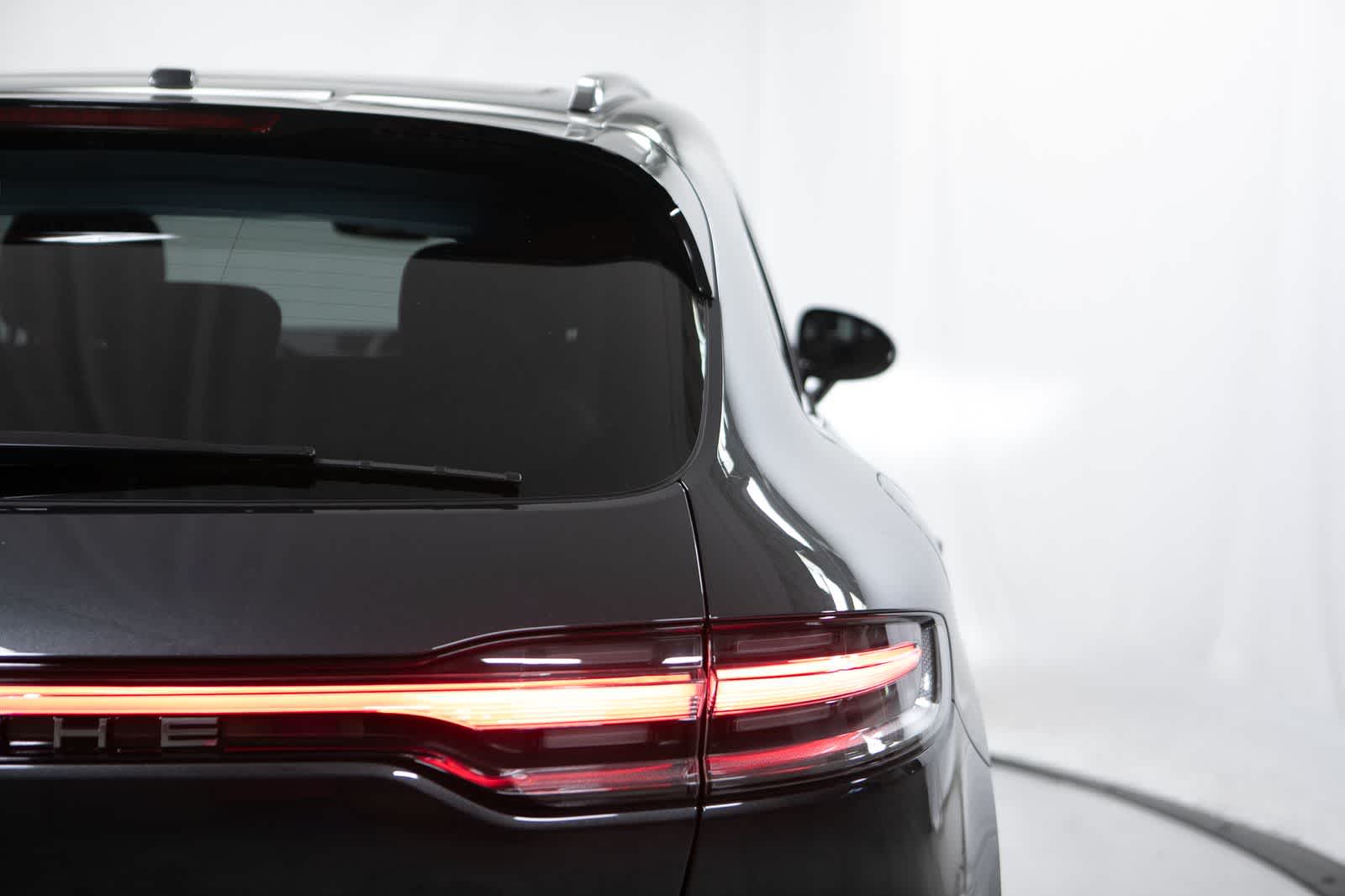 Thumbnail: 2026 Porsche Macan - 21