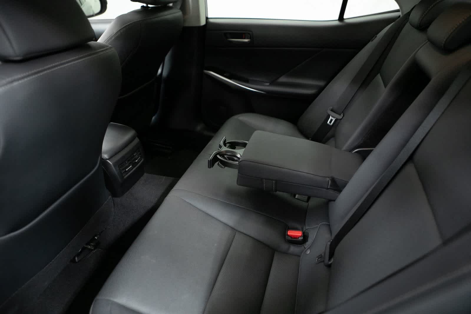 Thumbnail: 2019 Lexus IS - 26