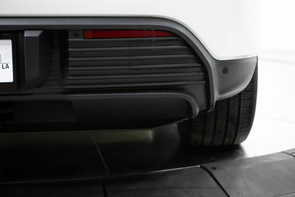 Thumbnail: 2025 Porsche Macan - 38