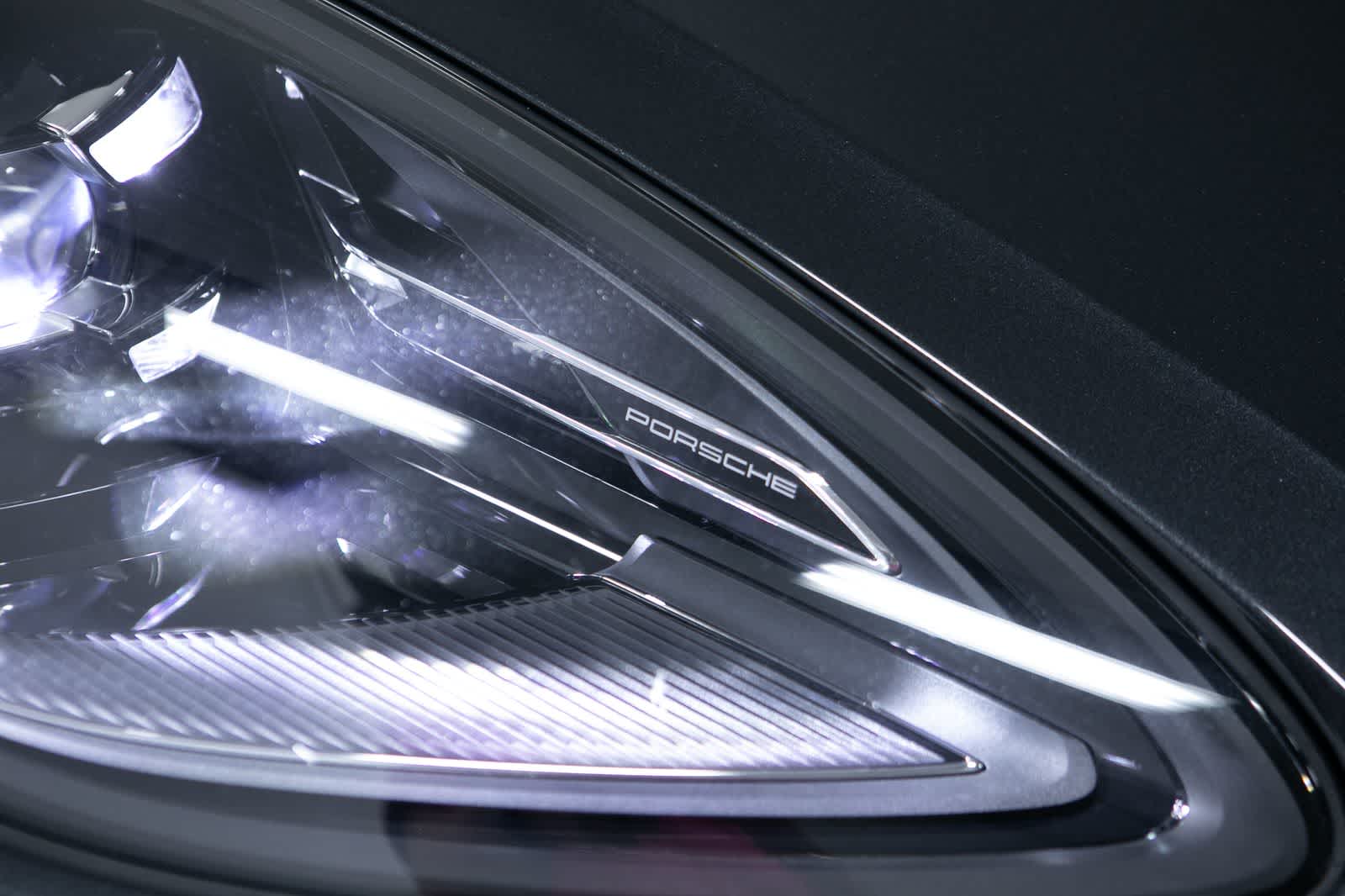 Thumbnail: 2026 Porsche Macan - 16