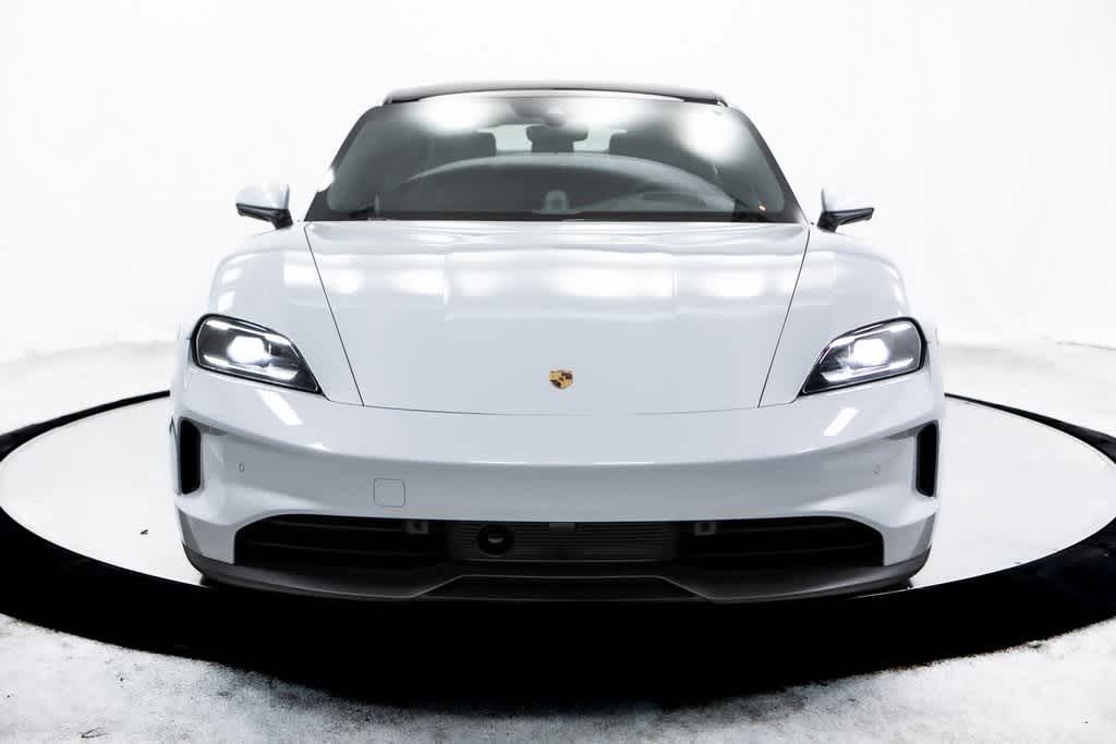 Thumbnail: 2025 Porsche Taycan - 10