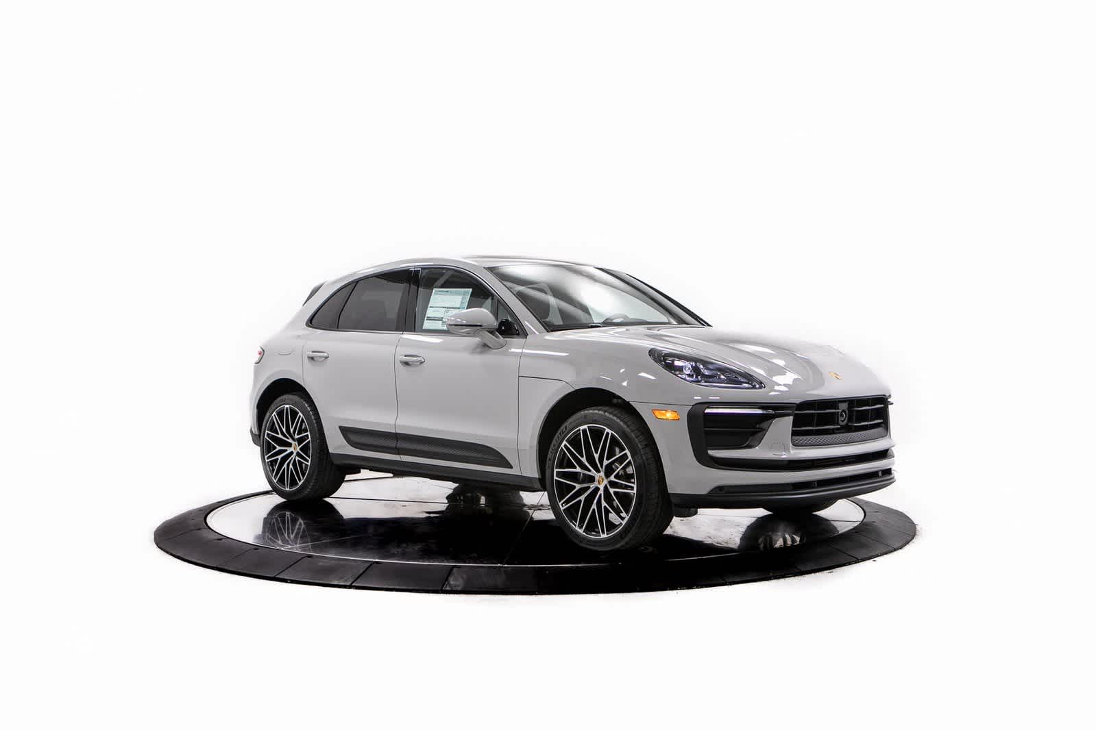 Thumbnail: 2025 Porsche Macan - 9