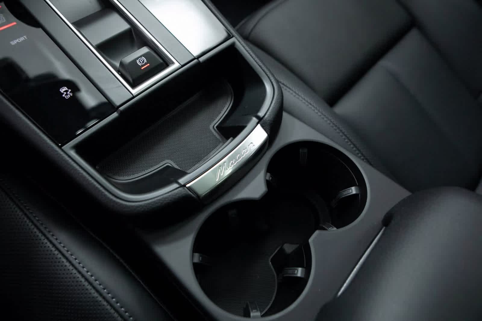 Thumbnail: 2025 Porsche Macan - 25