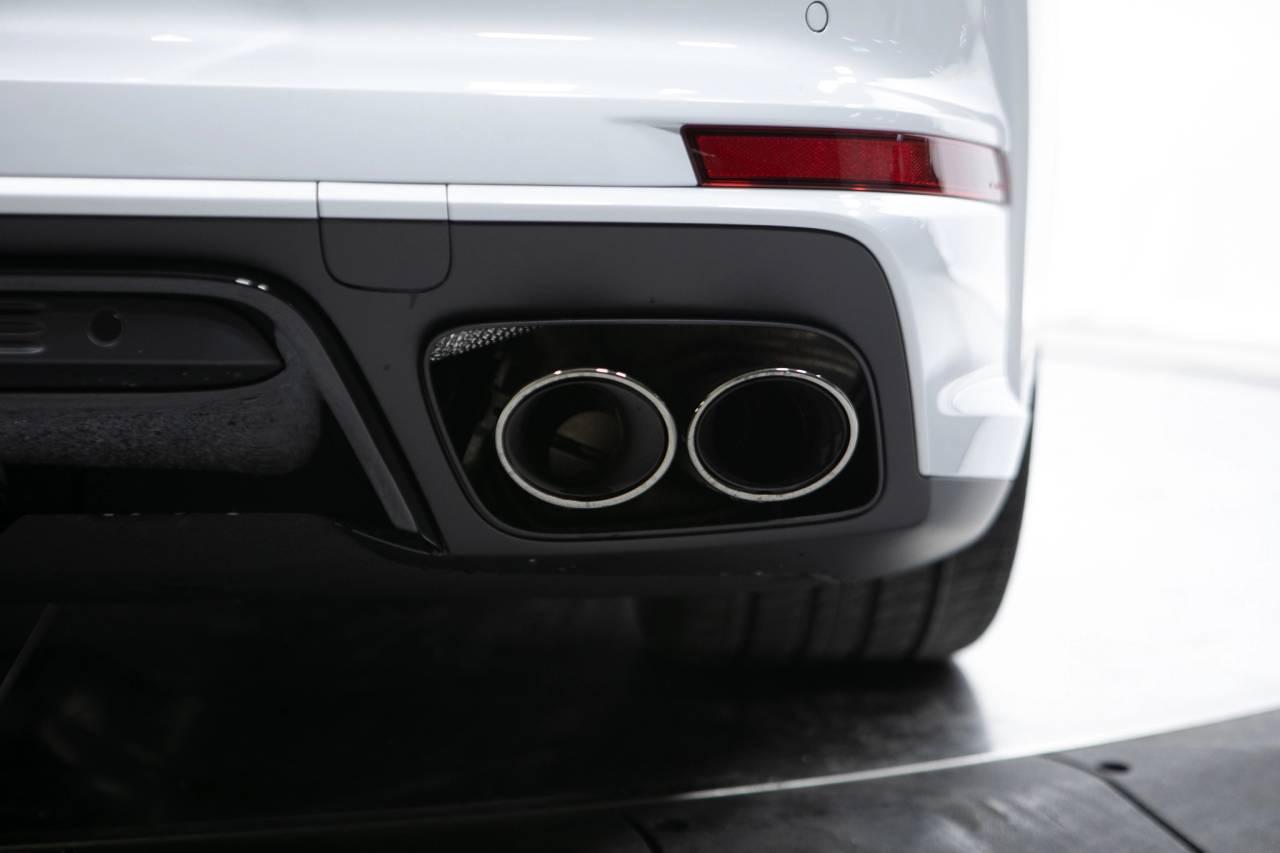 Thumbnail: 2026 Porsche Panamera - 17